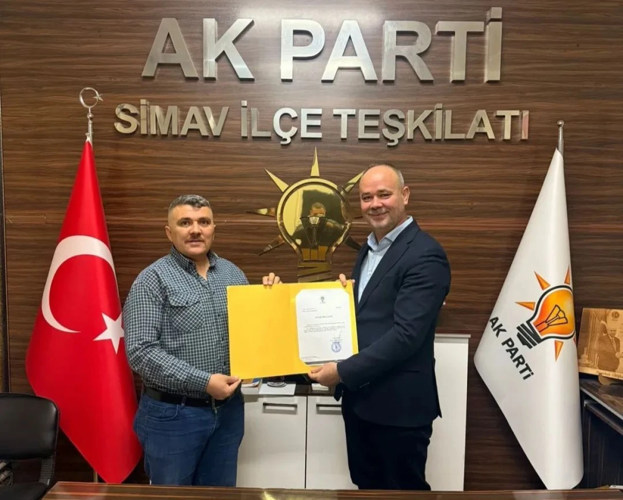 Simav Muradınlar’da AK Parti’ye yeni mahalle başkanı
