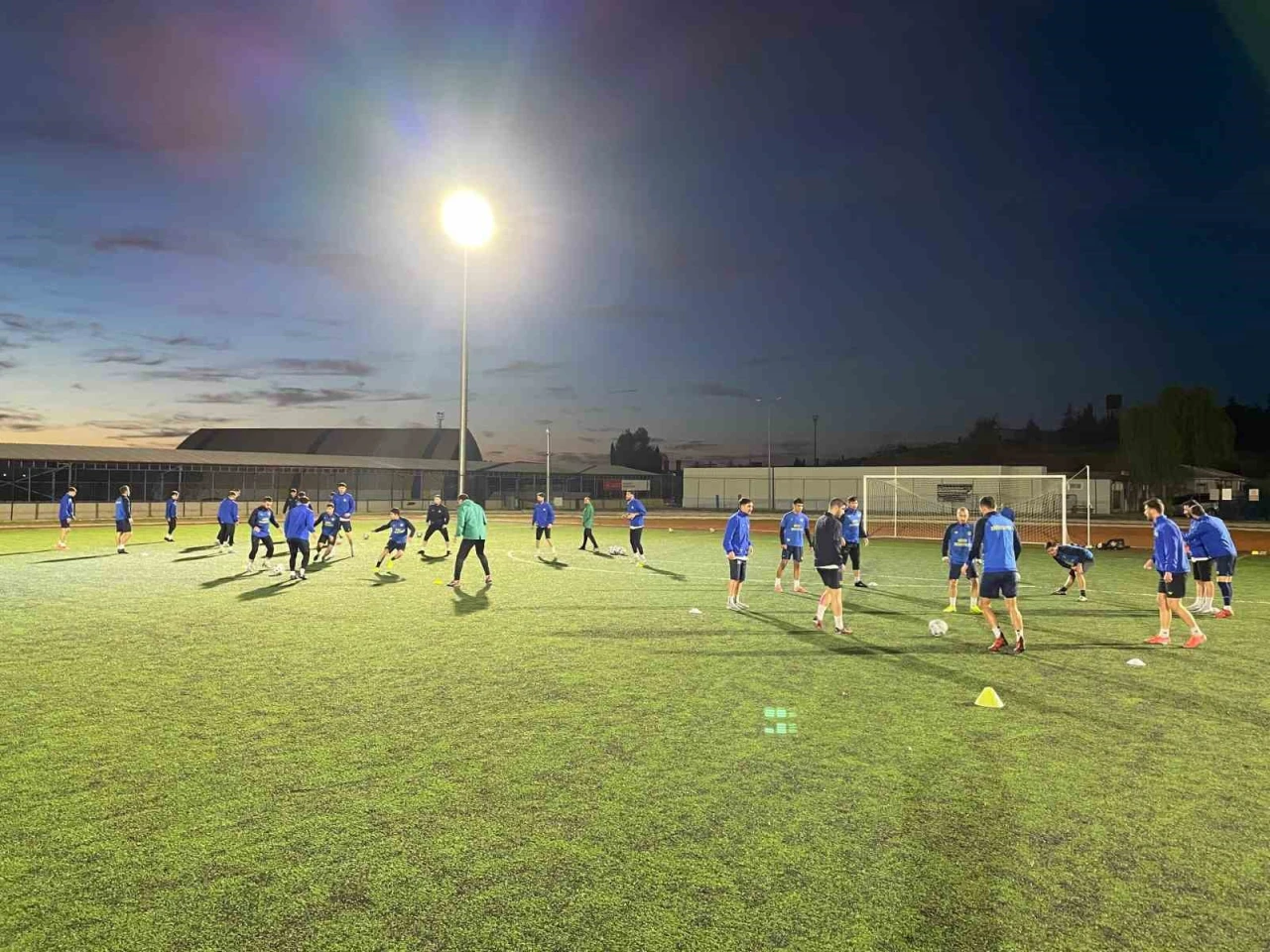 Söğütspor zorlu deplasman öncesi hazırlıklarını sürdürüyor