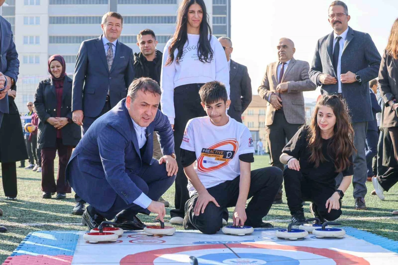 Bilecik’te özel çocuklar sahada buluştu: Vali Faik Oktay Sözer mutluluğa ortak oldu