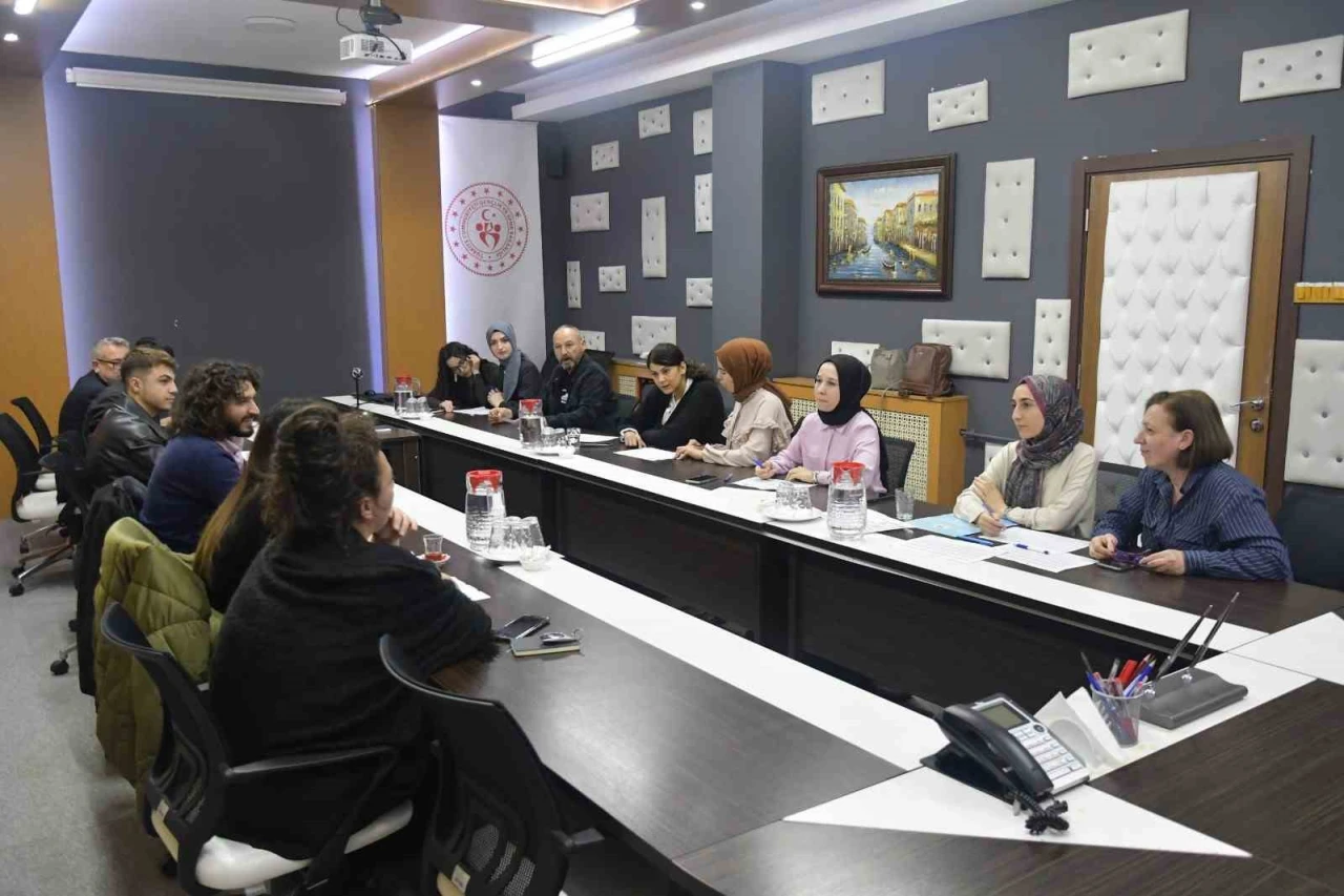 Yemekhane ve Yurt Yönetimi Öğrencilerle Bir Araya Geliyor