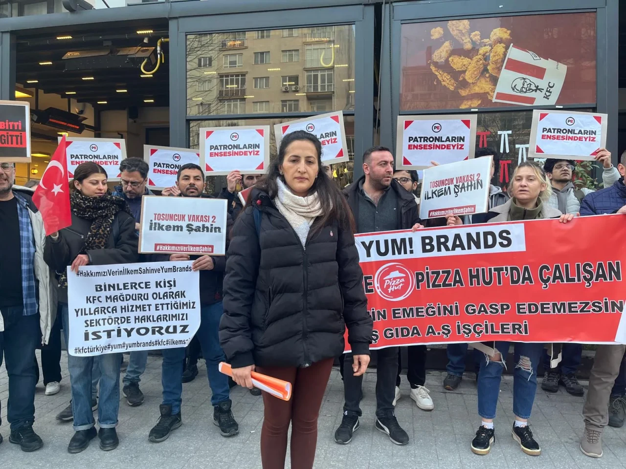 KFC ve Pizza Hut çalışanları: "Krizin yükünü patronlar ödesin"