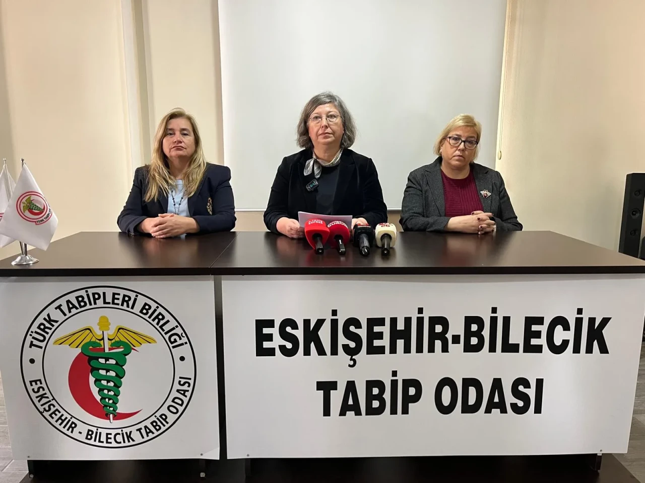 Tabip Odası’ndan Sağlık Bakanı’na Tepki: “Dikensiz Gül Bahçesi Ziyareti"