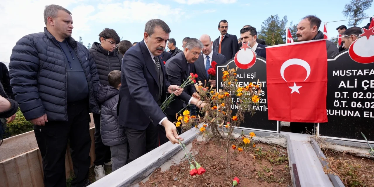 Milli Eğitim Bakanı Yusuf Tekin Deprem Anma Töreni ve Ziyaretlerinde Bulundu.