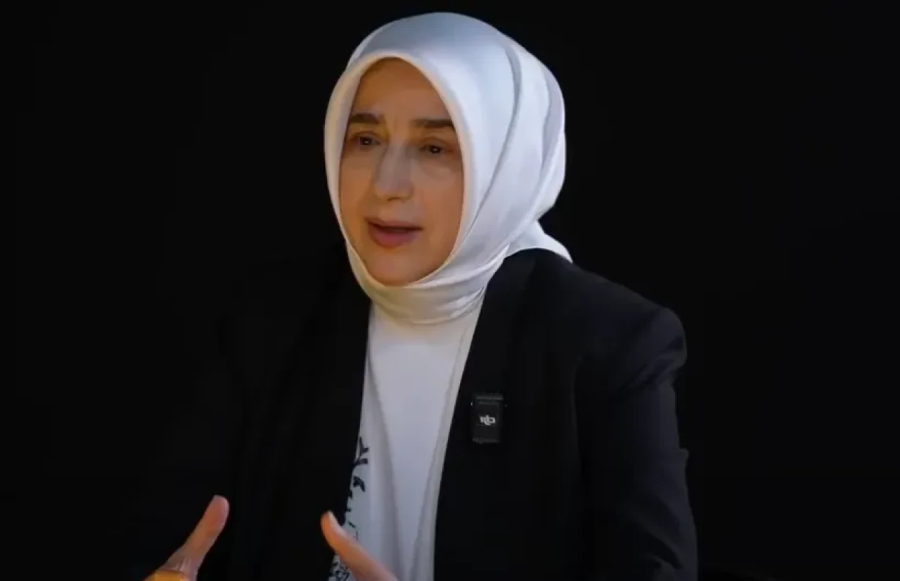 Özlem Zengin Kimdir? Biyografisi, Siyasi Kariyeri, Ailesi ve Özel Hayatı Hakkında Merak Edilenler