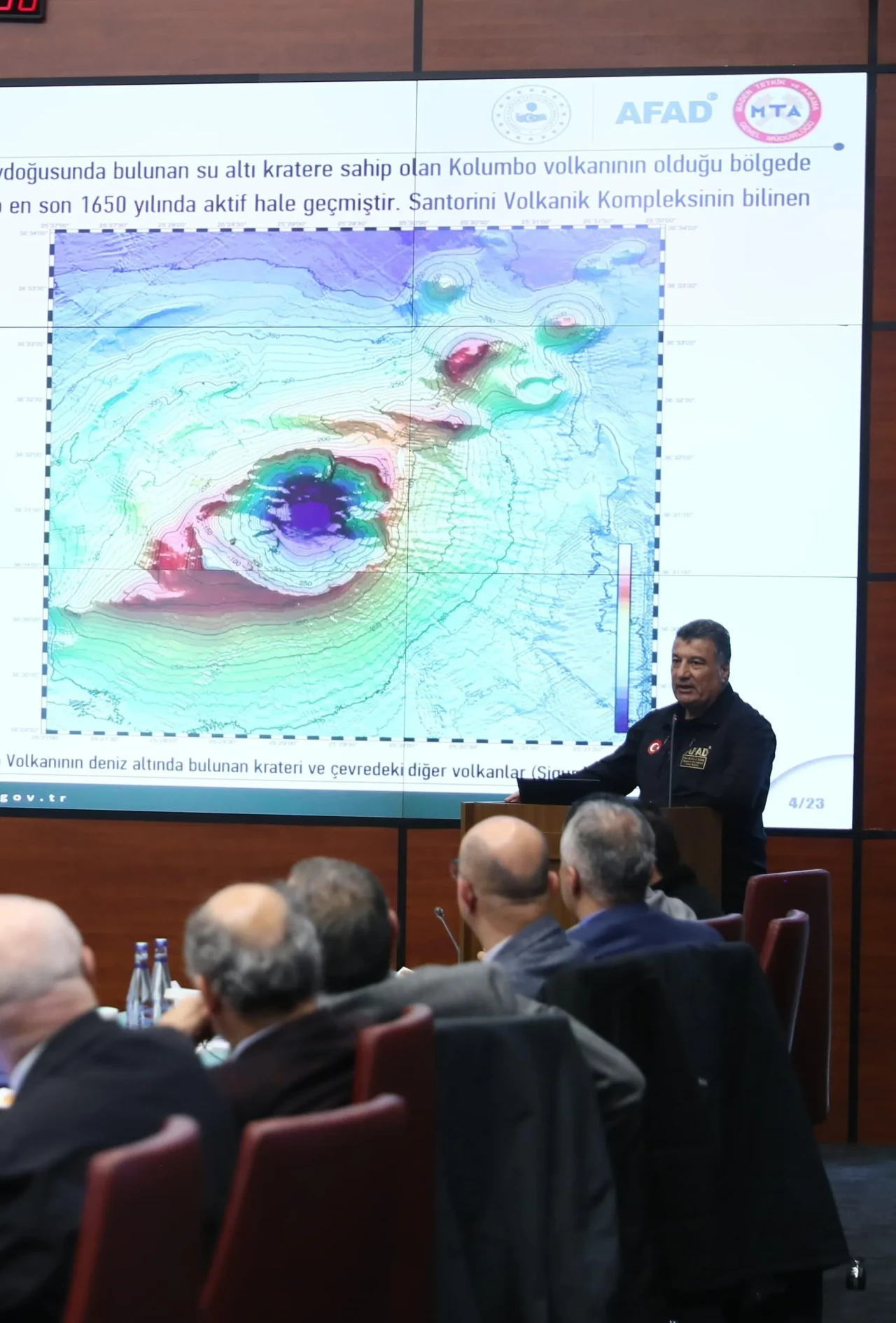 Yunanistan'da Deprem Öngörüldü Türkiye Tsunami ve Volkanik Patlamalara Karşı Hazırlıkta!