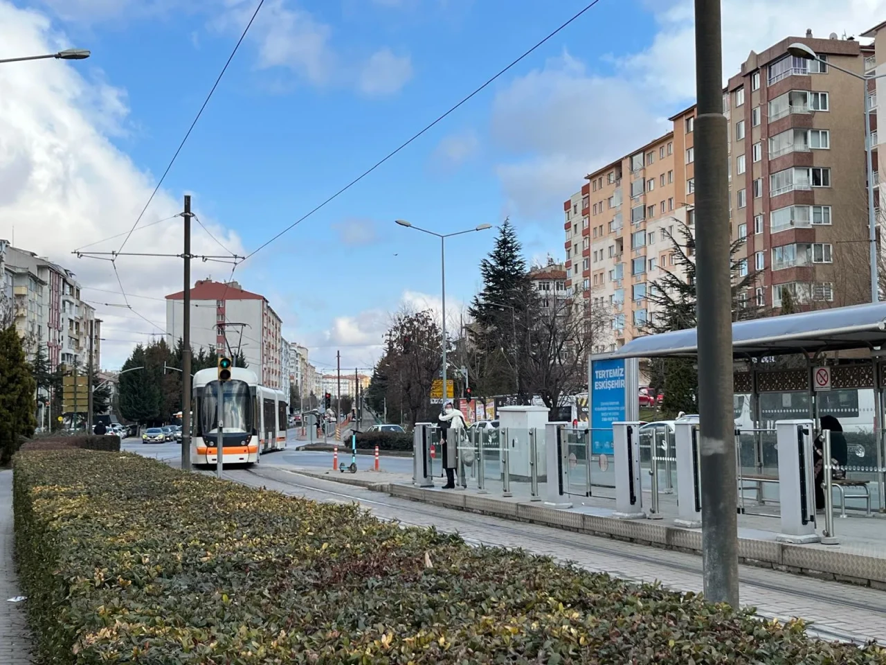 Gökmeydan Tramvay Durağı’nda Tehlikeli Alışkanlık