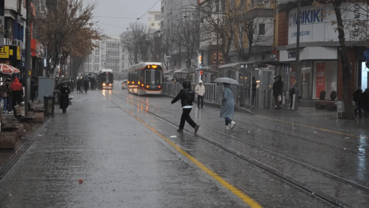 Eskişehir İçin Yağış Uyarısı: Hazırlıklı Olun!