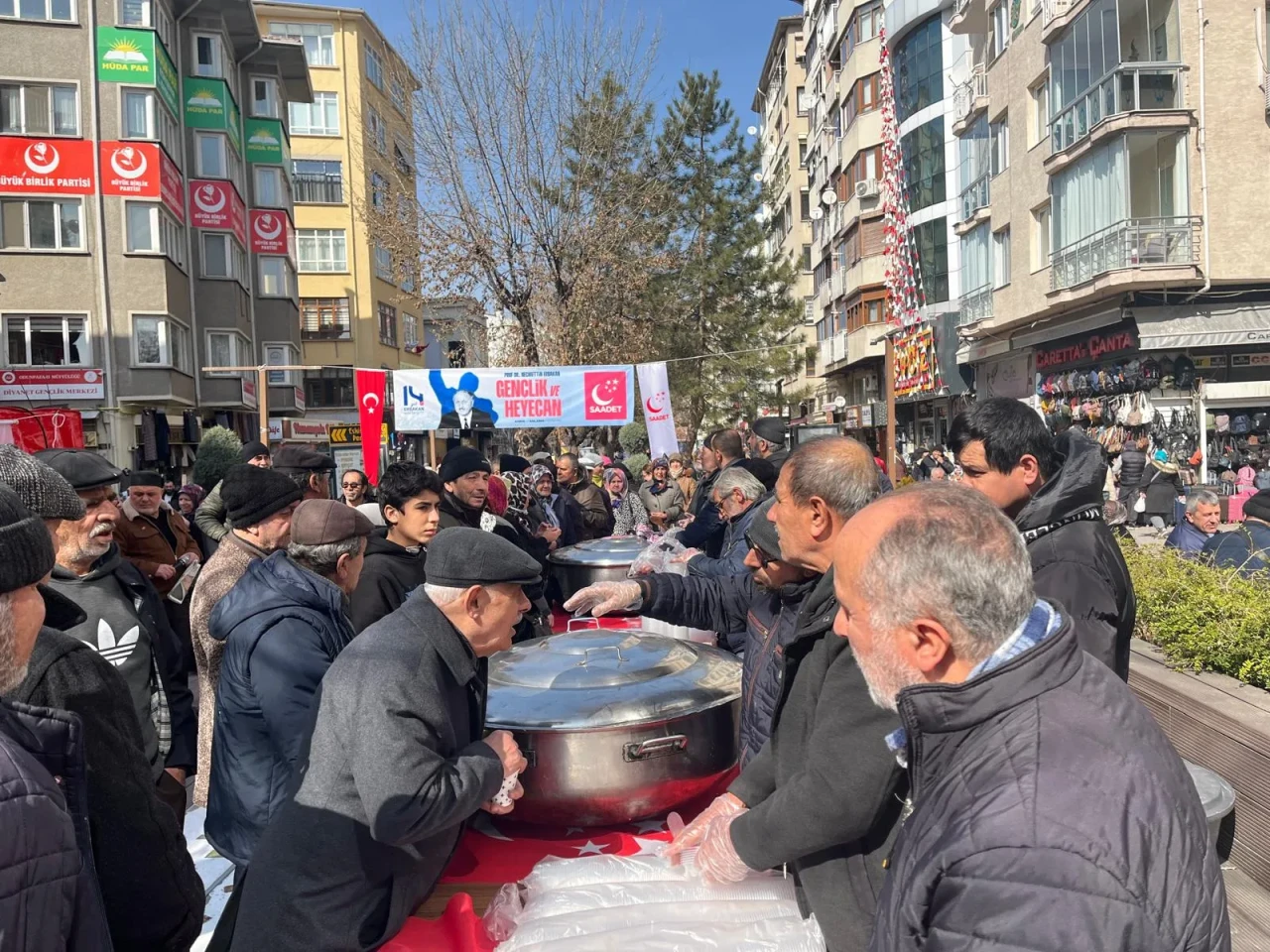 Eskişehir'de Saadet Partisi Erbakan'ı böyle andı