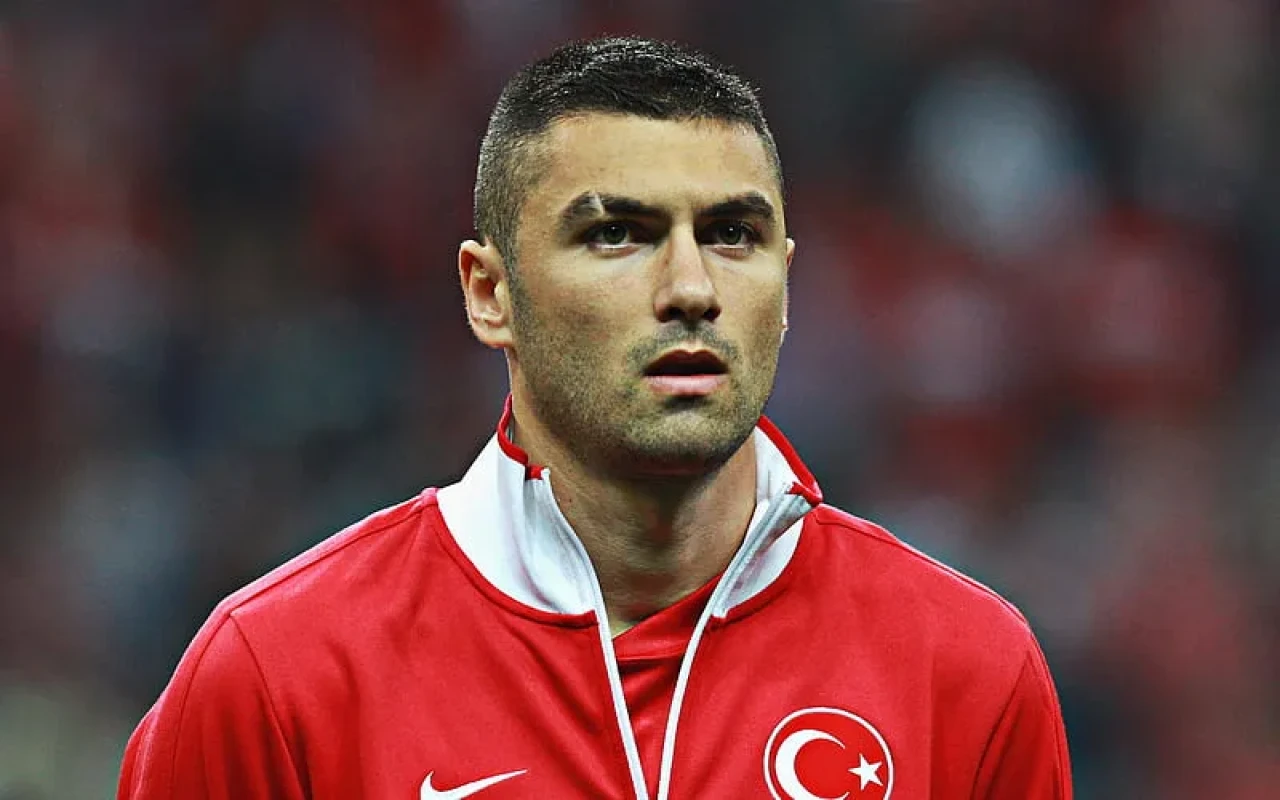 Burak Yılmaz Kimdir, Kaç Yaşında, Nereli? Hangi Takımlarda Oynadı? Futbol Kariyeri, Teknik Direktörlük ve Özel Hayatı