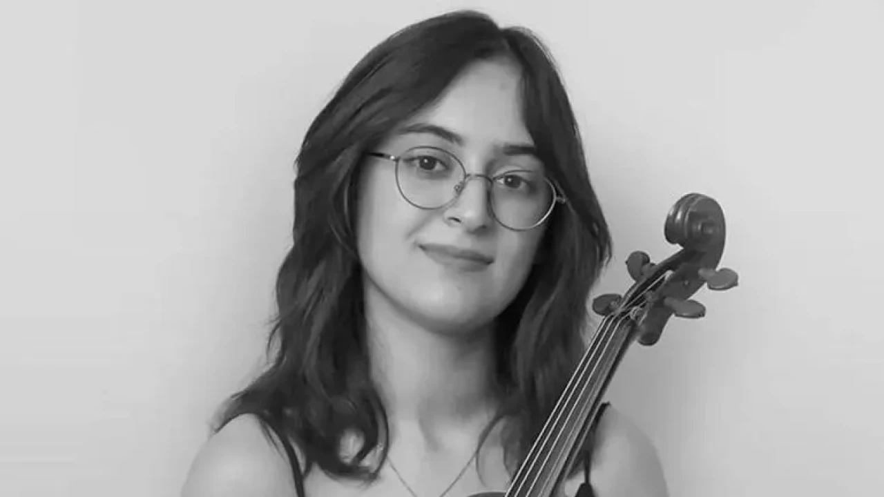18 Yaşındaki Sanatçı Laçin Akyol Hayatını Kaybetti