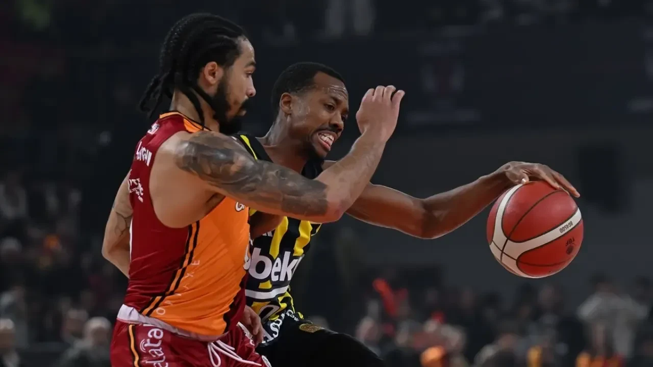 Galatasaray’a Şok: Otis Livingston Sakatlandı