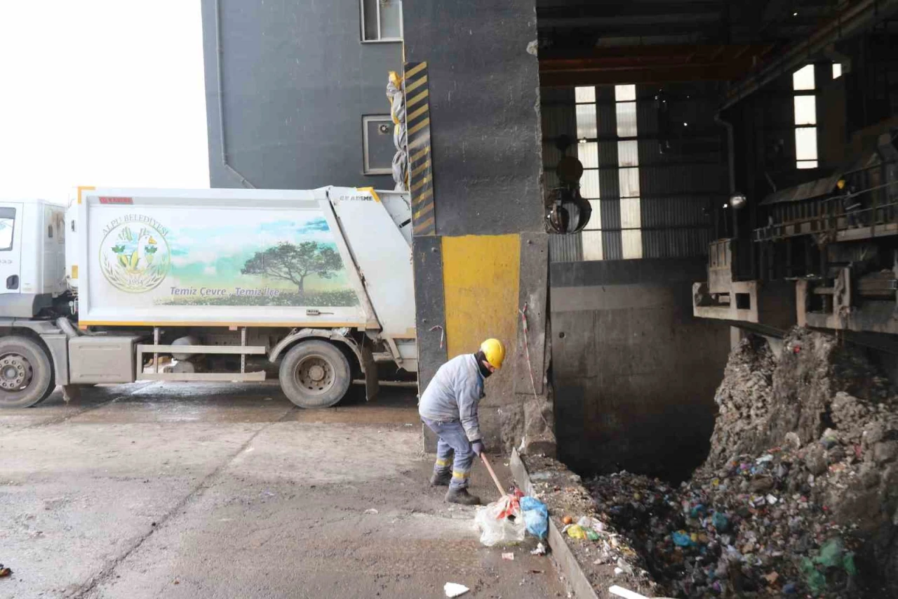 Eskişehir'de Çöplerden Elektrik Üreten Tesis Konutlara Elektrik Sağlıyor