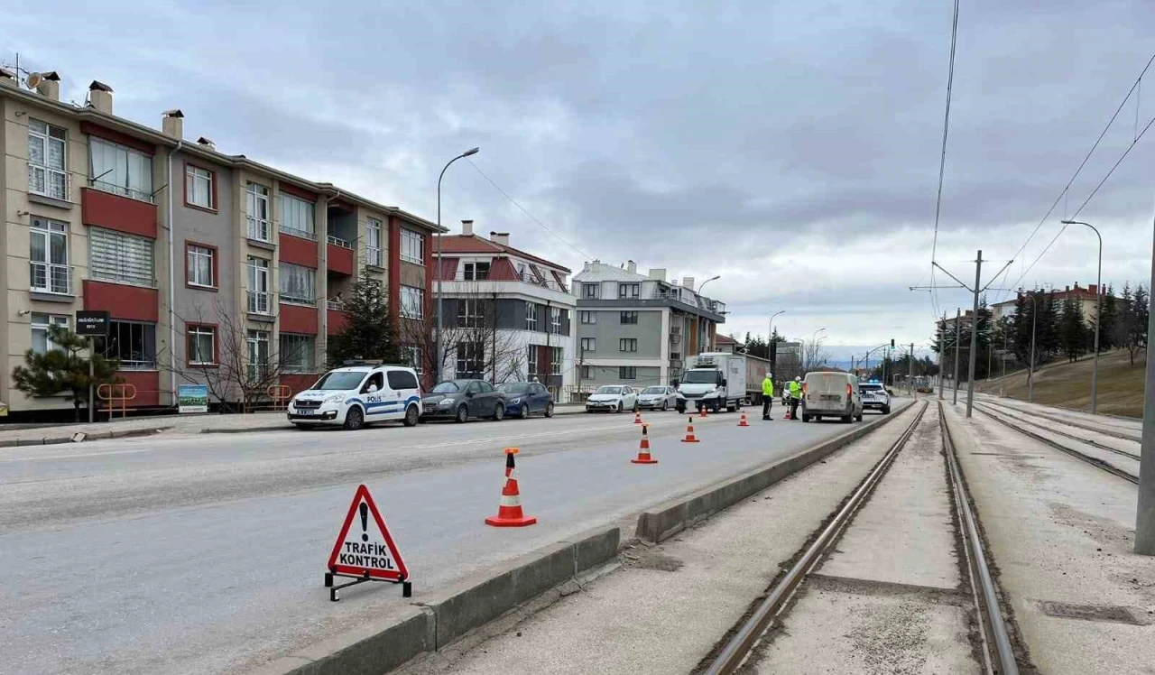 Trafik Denetimlerinde 102 Sürücüye Cezai İşlem!