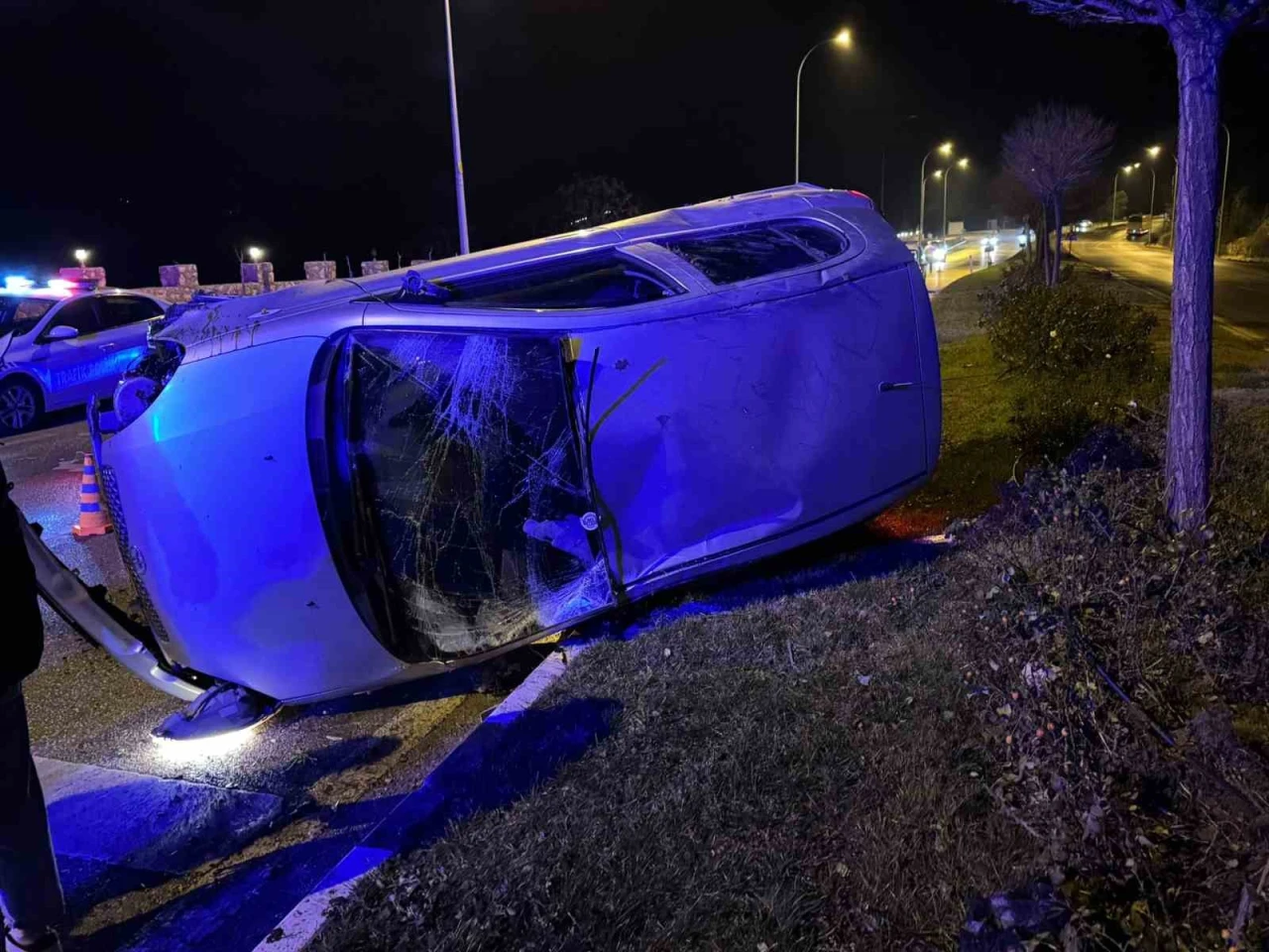 Takla Atan Otomobilden Burnu Bile Kanamadan Çıktı