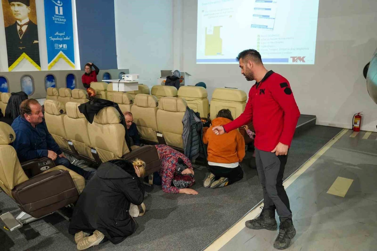 Tepebaşı Mahalle Sakinlerine Afet Farkındalık Eğitimi Veriyor