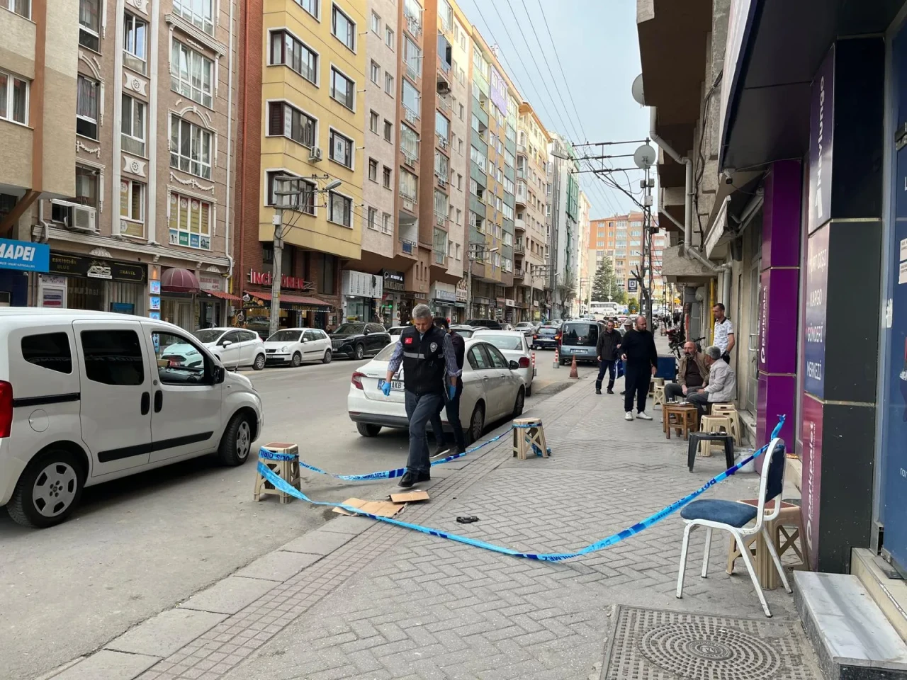 Hasmını Gördüğünü Sandı, Kendi Silahıyla Vuruldu!