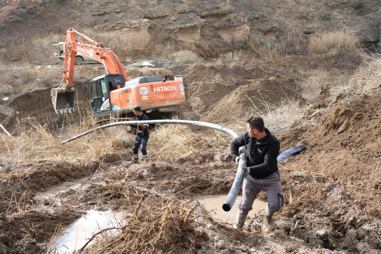 Eskişehir'de bir mahallenin daha su sorunu çözüldü