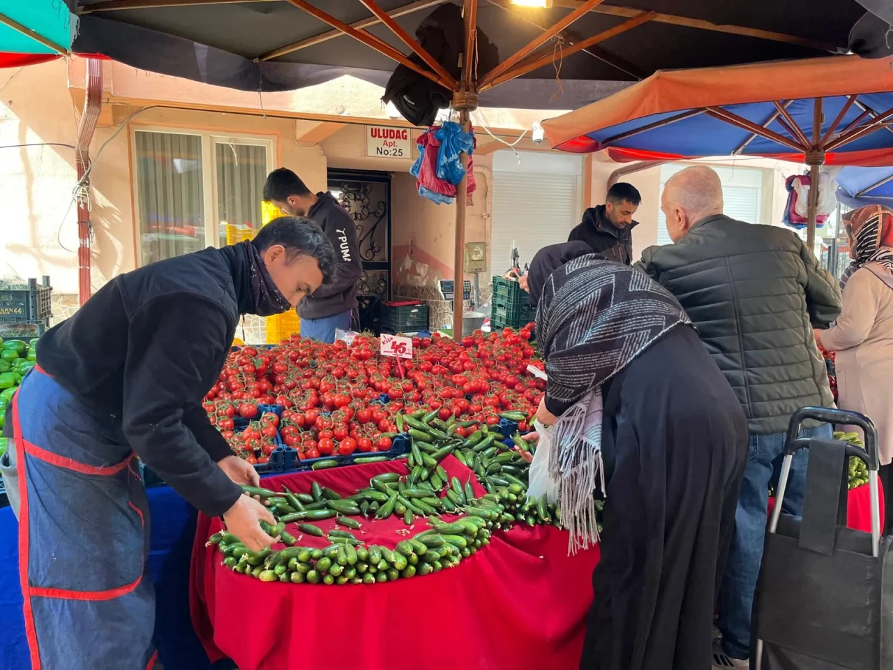 Eskişehir'de pazarcı esnafı dertli: “Artık yapılsın”