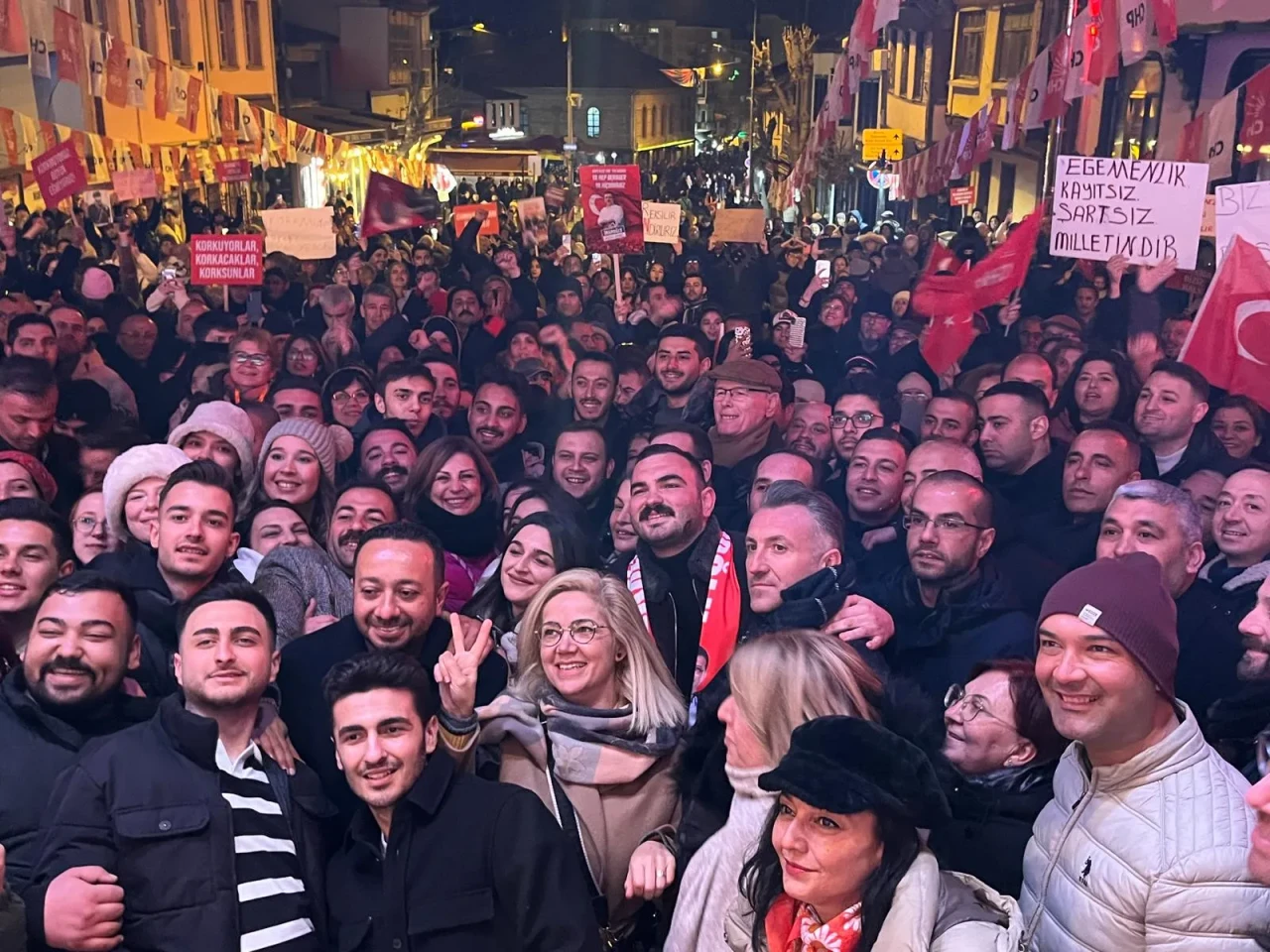 Eskişehir’de mitinge yoğun ilgi