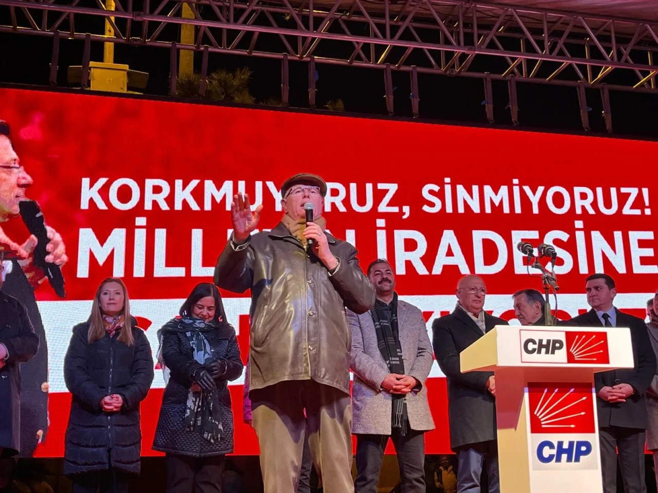 Kazım Kurt: “Halk Özgürlük ve Demokrasi İstiyor”