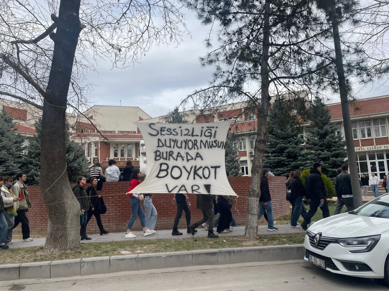 Anadolu Üniversitesi’nde Öğrencilerden Ders Boykotu Kararı