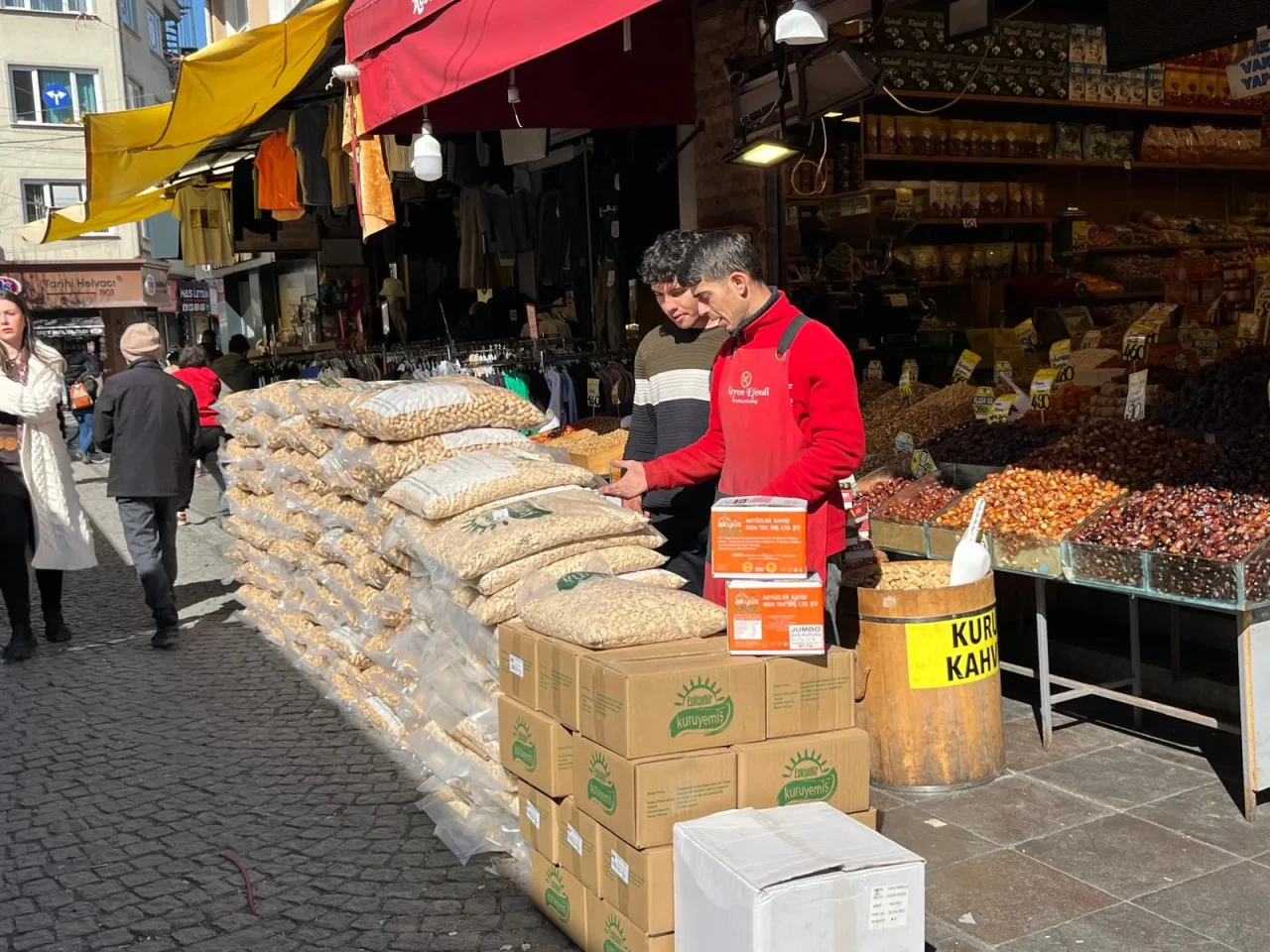 Eskişehir’de esnafın bayram telaşı başladı! Çarşıda hareketlilik arttı