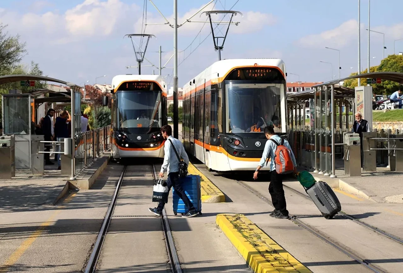 Eskişehir'de tramvay duraklarına yenilik!
