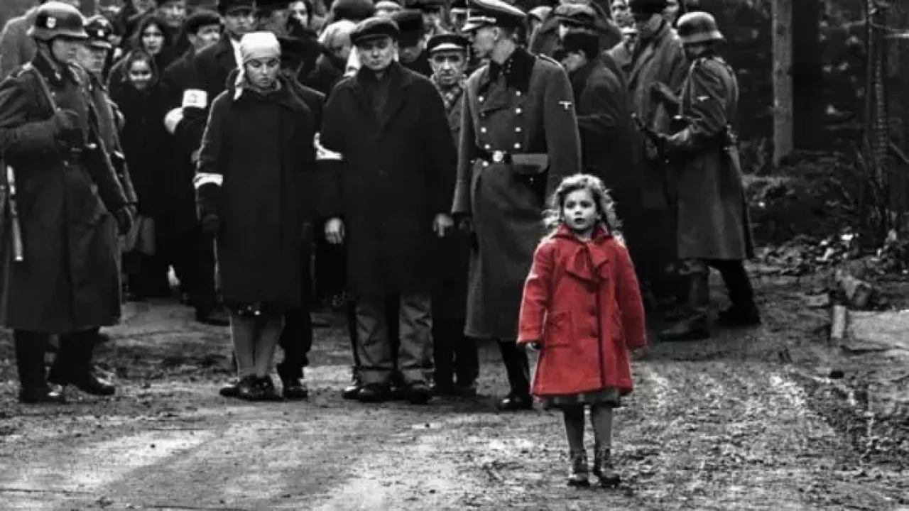 Schindler’in Listesi Filmi: Bir Adamın Kurtardığı Binlerce Kadın