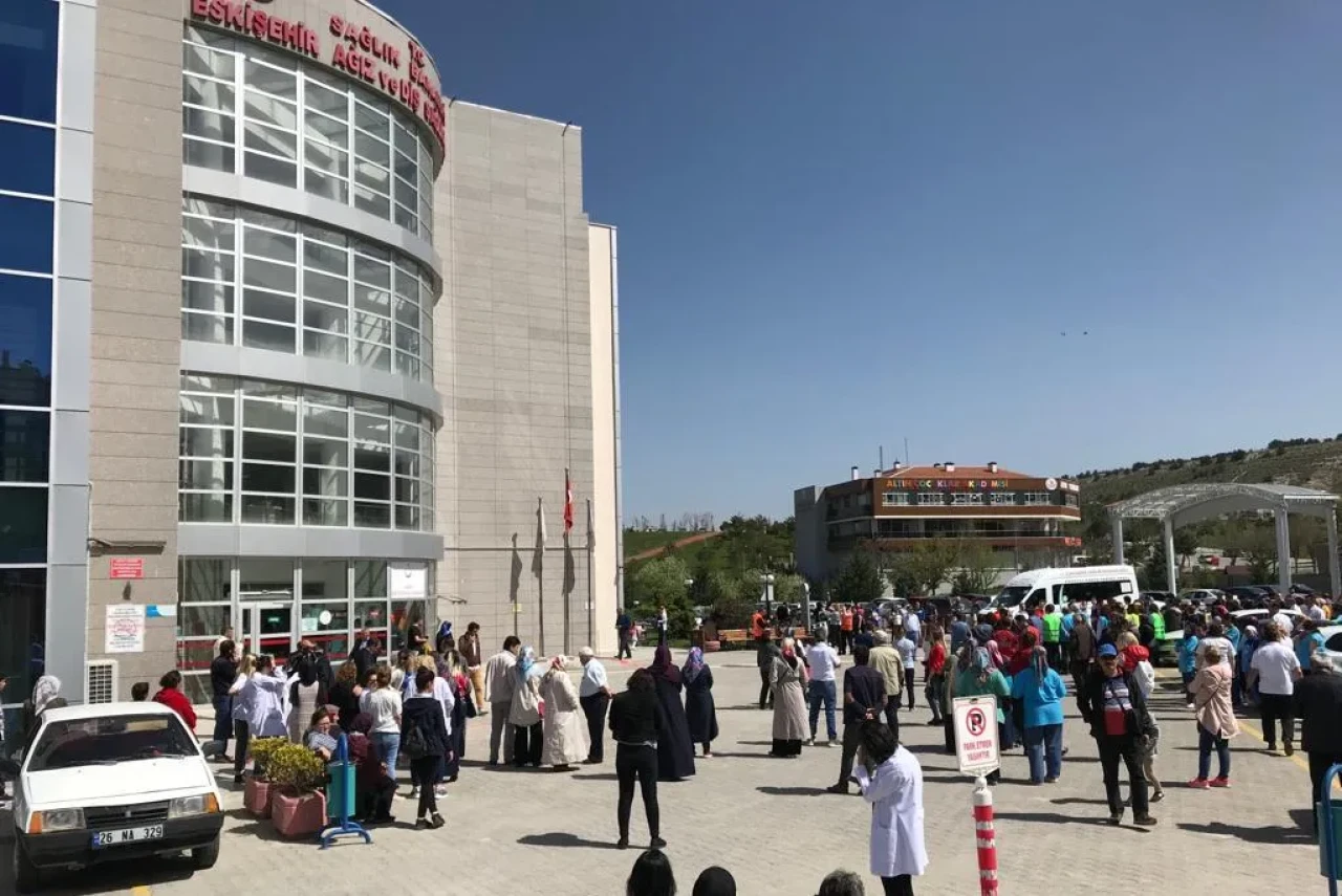 Eskişehir Diş Hastanesinde Teknisyenler Doktorlara Saldırdı İşte Detaylar