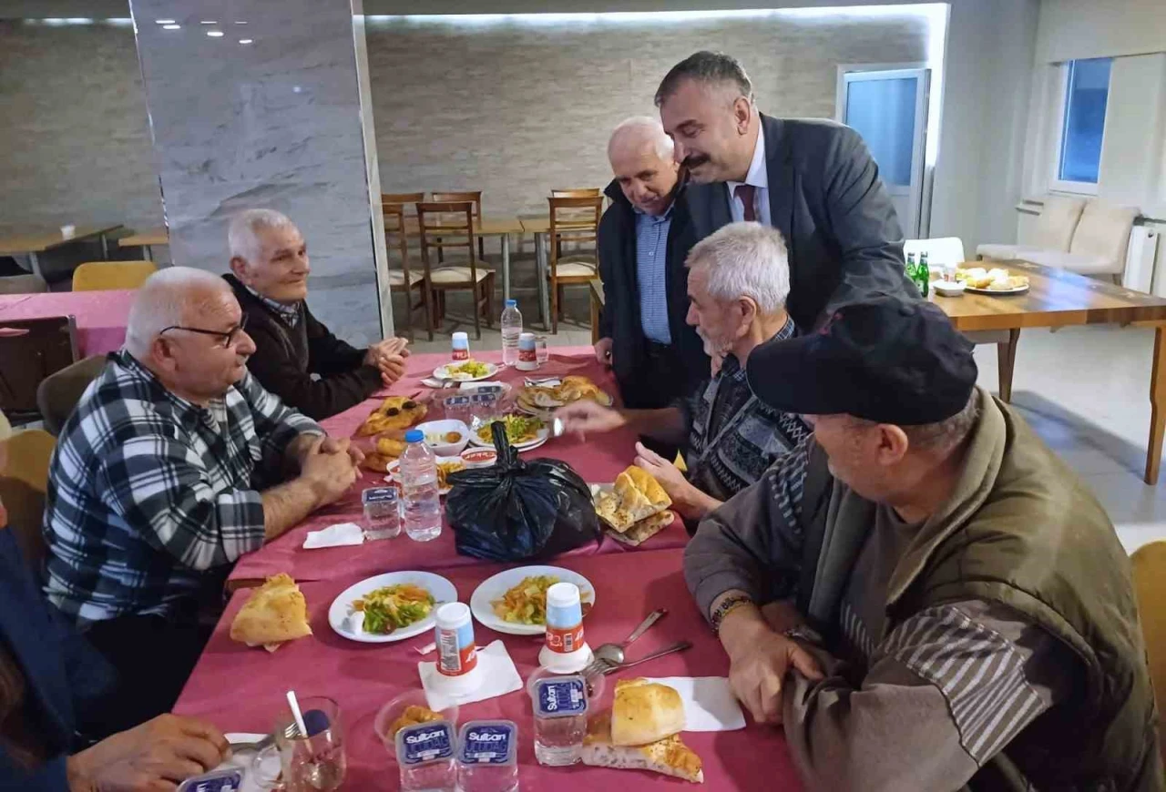 Aile ve Sosyal Politikalar İl Müdürlüğü ekipleri yaşlıları unutmadı