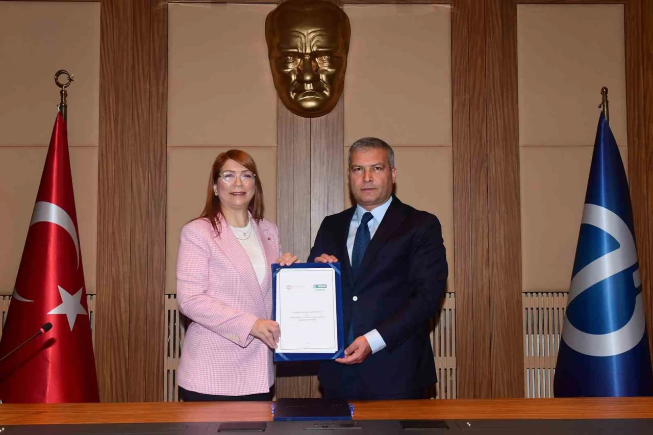 Anadolu Üniversitesi ve Yeşilay İş Birliği Protokolü İmzaladı