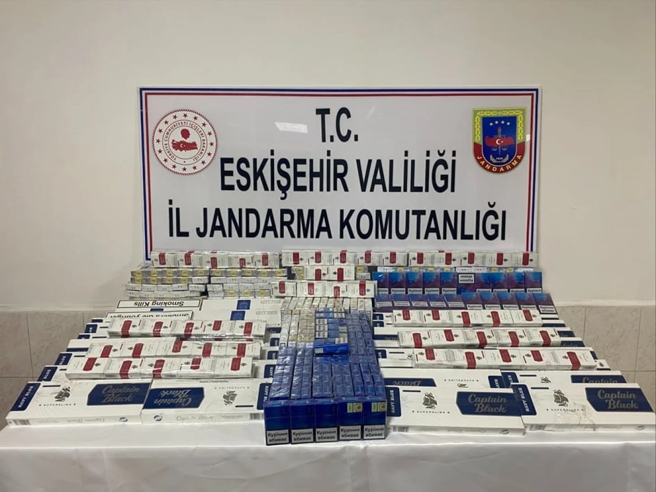 Eskişehir'de Kaçak Sigara Satıcısı Yakalandı