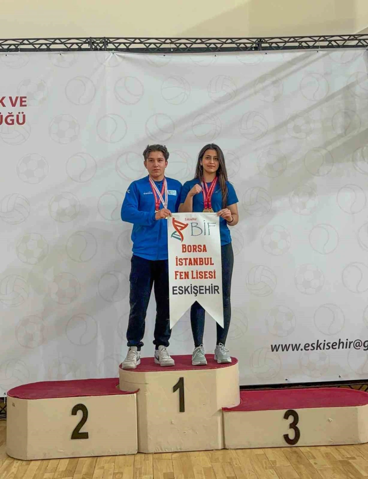 Eskişehirli Genç Sporculardan Çifte Zafer