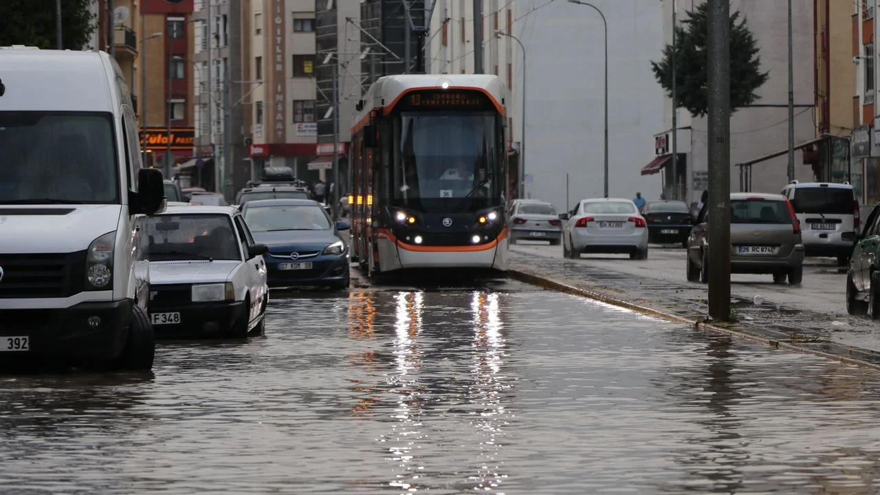 Eskişehir'de 23 Nisan Sürprizi: Meteoroloji Uyardı!