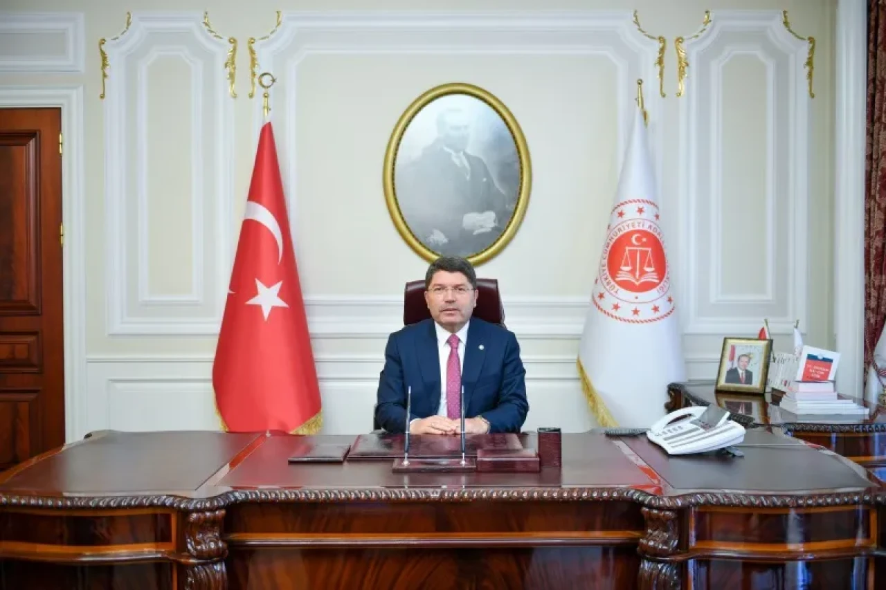Adalet Bakanı Tunç’tan 23 Nisan Mesajı