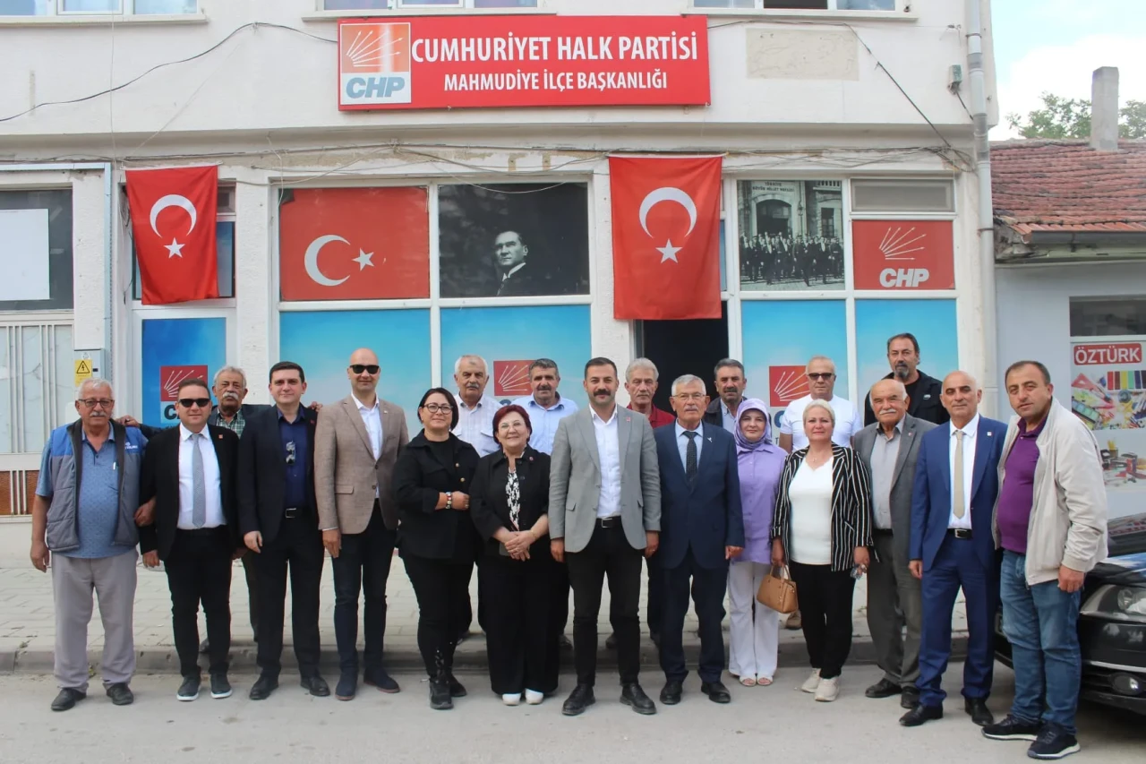 CHP Eskişehir İl Örgütü Mahmudiye’de halkla bir araya geldi