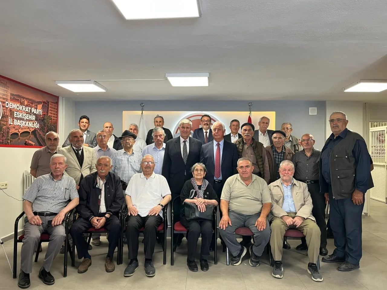 Demokrat Parti Eskişehir'de kongreye hazırlanıyor: Hüseyin Özcan yeniden aday