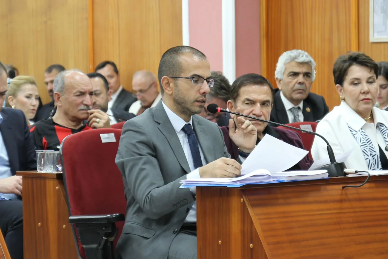 Emre Genç Odunpazarı Belediyesinde kınama bildirisi okudu