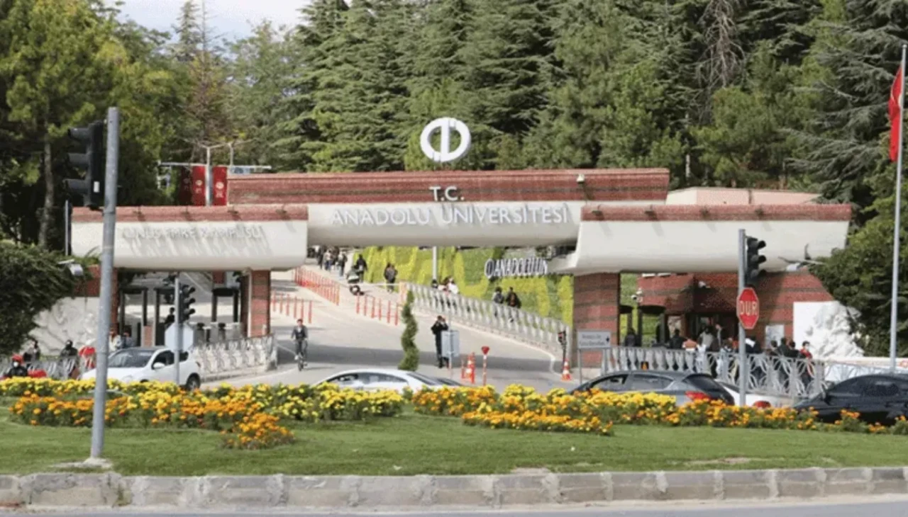 Anadolu Üviversitesi duyurdu: Başvurular başladı!