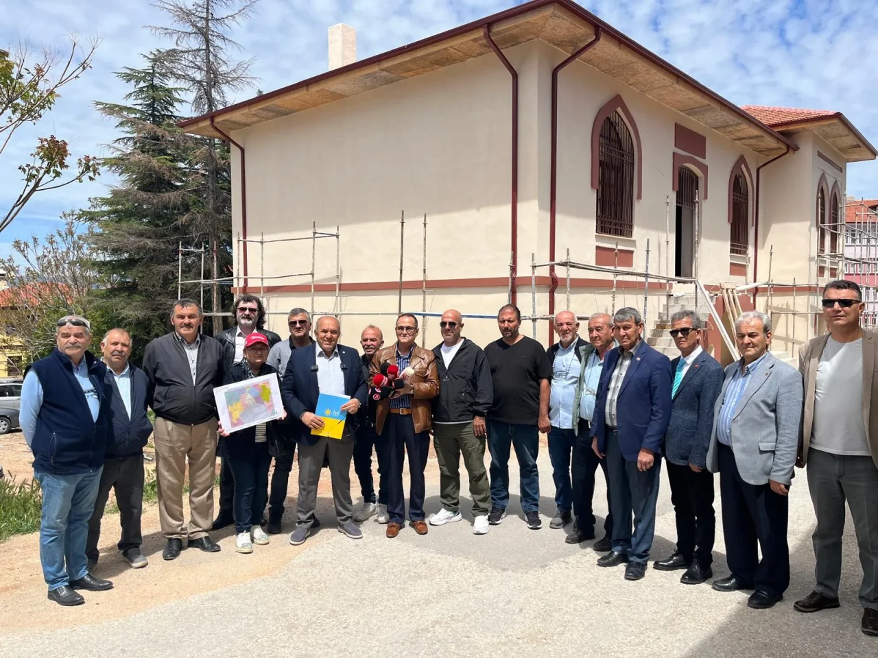 Gürol Yer: "Bu bölgede okula gitmek maddi ve manevi bir yük"