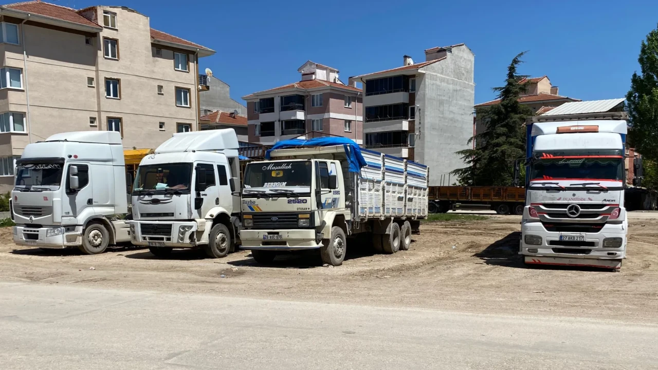 Eskişehir’den İstanbul’a sebze ve meyve akını sürüyor