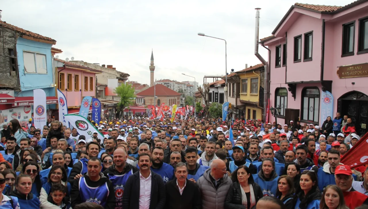 Odunpazarı Meydanı’nda emek, coşku ve dayanışma yan yana durdu