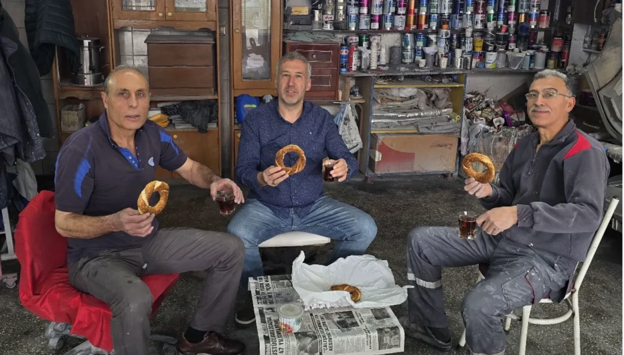 Faruk Güler esnafla çay simit hesabı yaptı