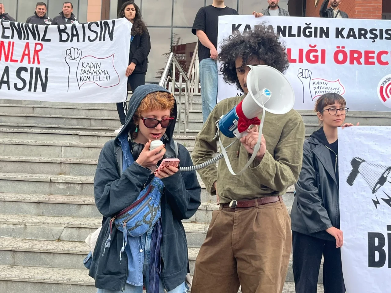 Anadolu Üniversitesi'nde düzenlenen etkinliğe öğrencilerden tepki geldi: "Aile yılı değil mücadele yılı"