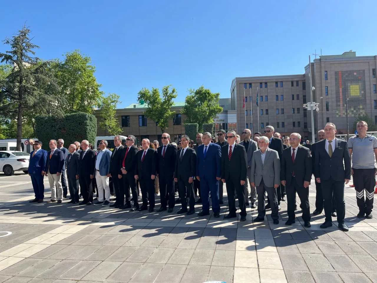 Eskişehir’de 178 Yıllık Kurumdan Anlamlı Tören: Atatürk Anıtı’nda Buluştular