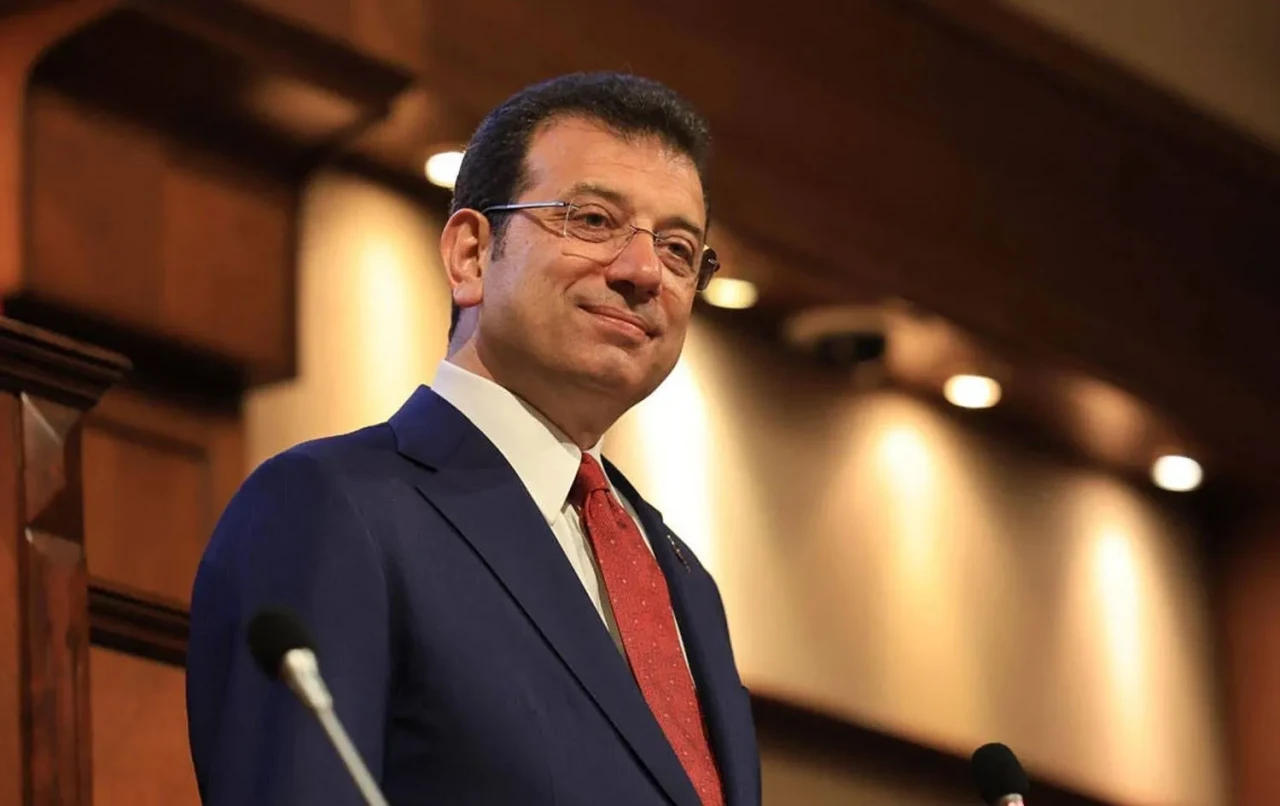 Ekrem İmamoğlu'nun hesap kısıtlamasına açıklama geldi: Terör ve mali suçlar