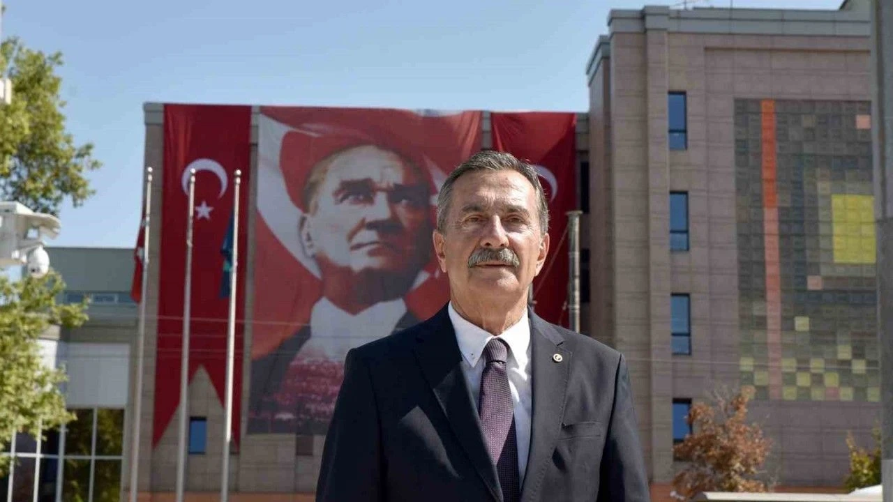Tepebaşı Belediye Başkanı Ahmet Ataç 1 Mayıs İşçi Bayramını Kutladı
