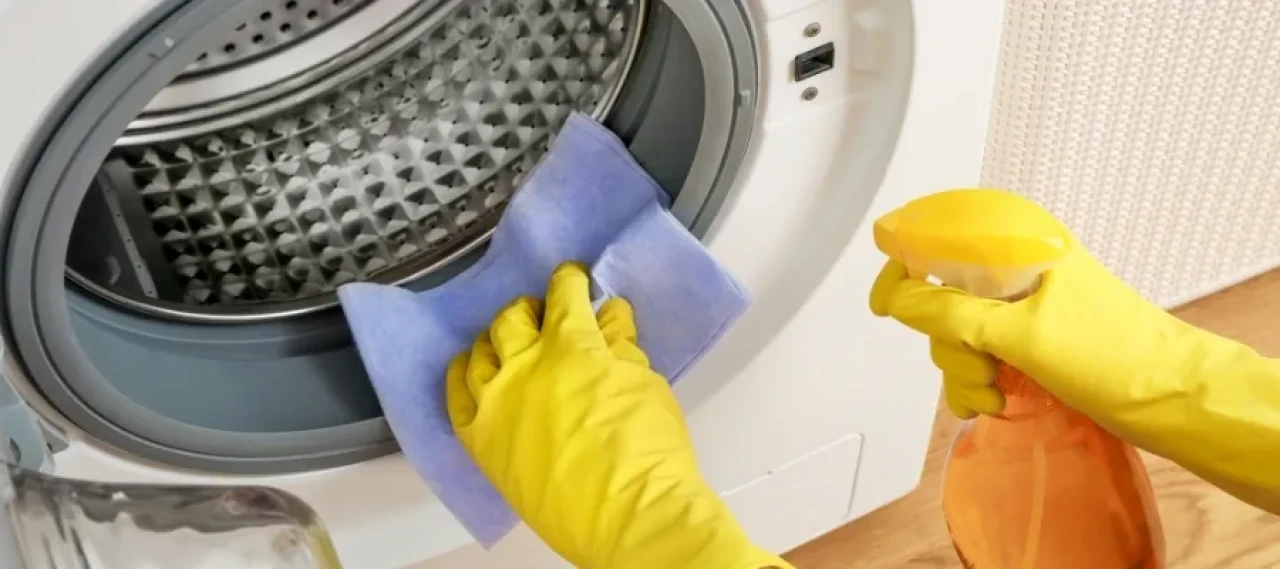 Çamaşır Makinesi Lastiğindeki Kirleri Temizlemenin 3 Yolu