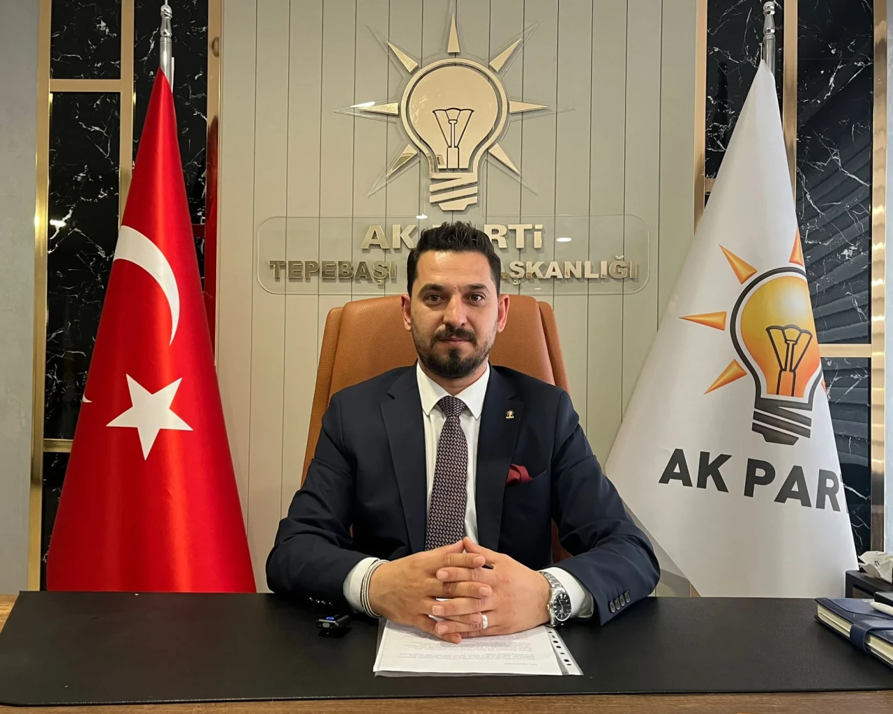 Kaya: "Hem belediyeden maaş alıyorlar hem de şirketler üzerinden 24 bin lira huzur hakkı alıyorlar.”