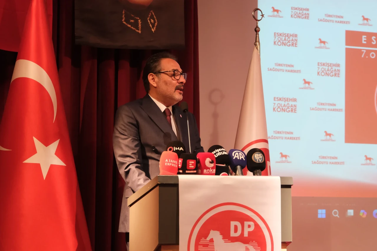 Demokrat Parti İl Başkanı Özcan: “AKP, Devletin Her Hücresine Metastaz Yapmış Bir Kanserdir”